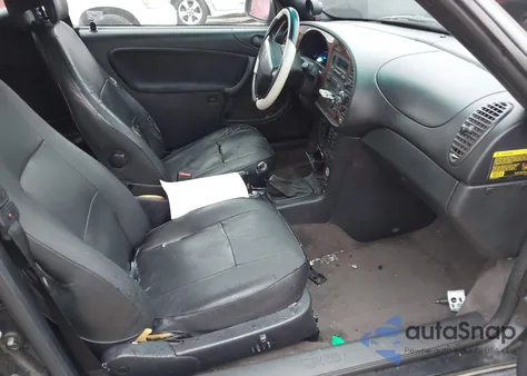 1997 Saab 900 Se z USA, uszkodzony, nr VIN YS3DF75N6V7010262